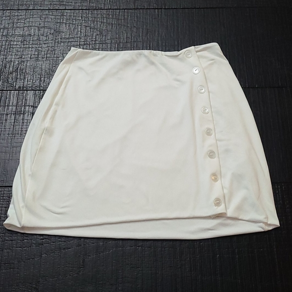 Matching Ivory Skirt Set - Picture 3 of 7